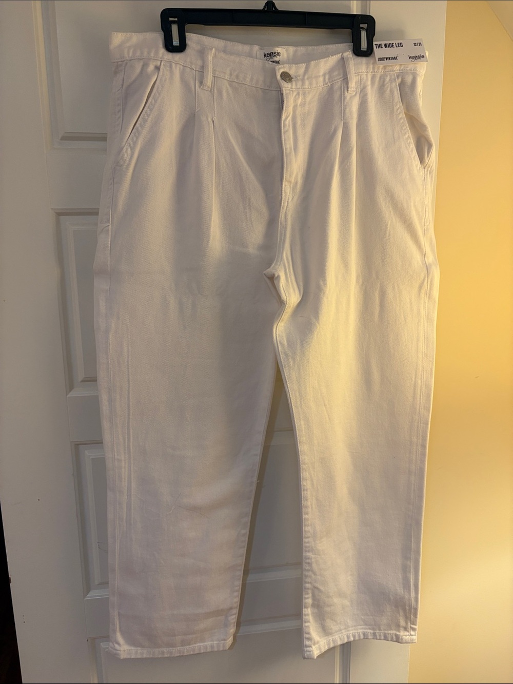Kensie Wide Leg White Jeans (NWT) 12/31